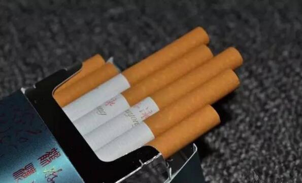 黃鶴樓游泳回歸，爺爺輩最喜愛的香煙品牌