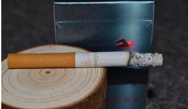 黃鶴樓游泳回歸，爺爺輩最喜愛的香煙品牌